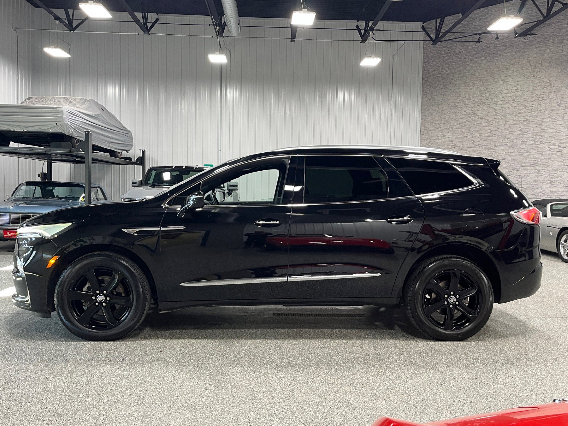 2023 Buick Enclave Essence photo 2