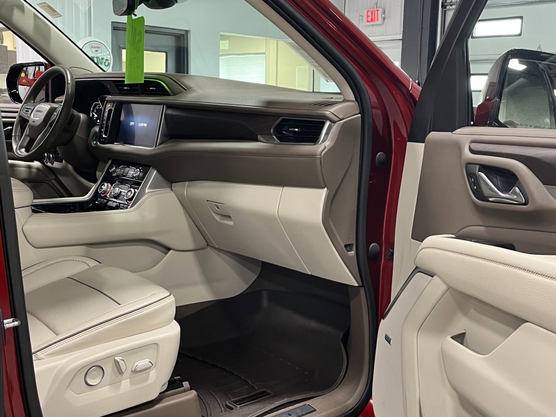 2021 GMC Yukon Denali - Photo 9
