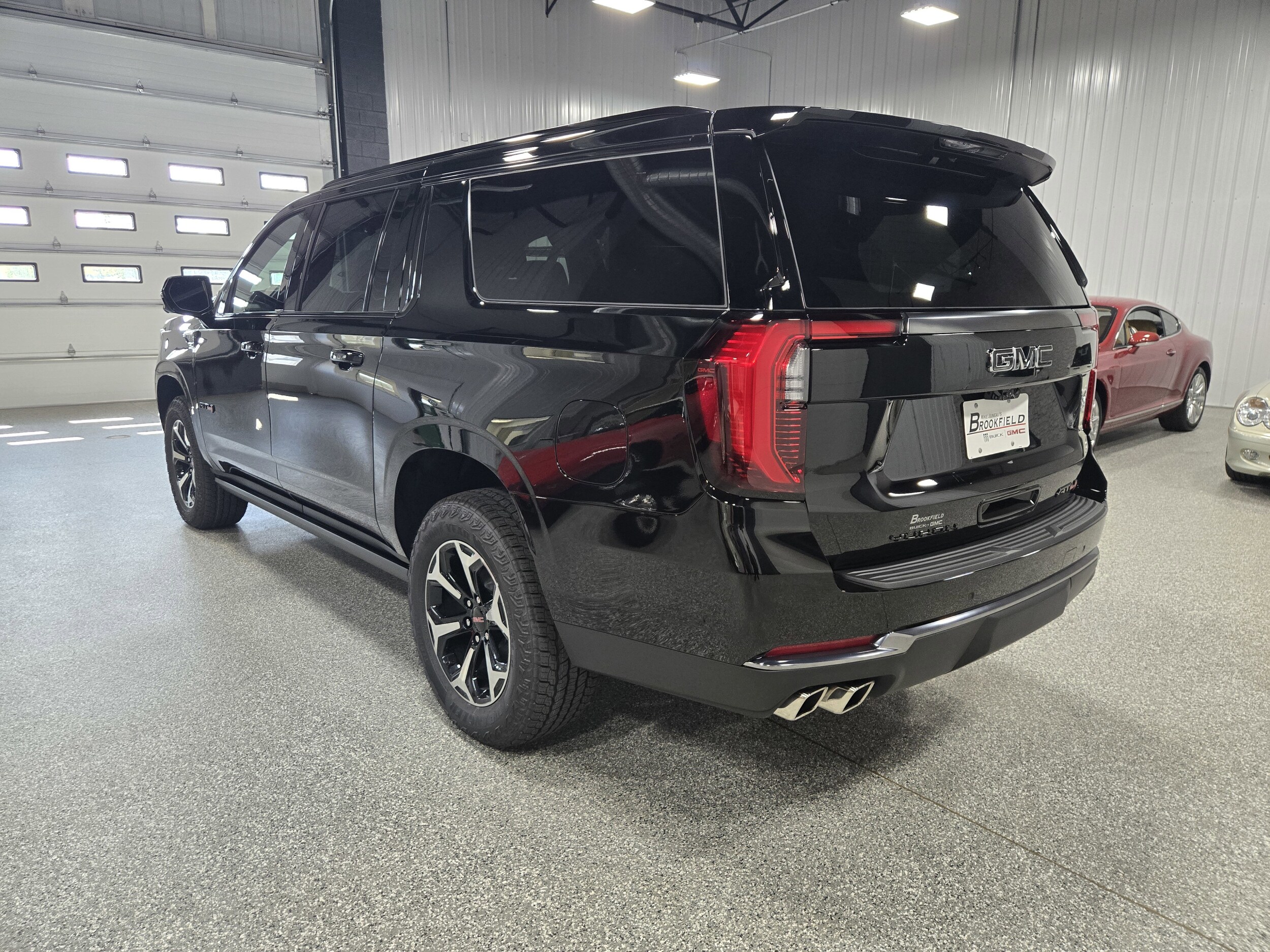 2026 Gmc Yukon XL AT4 photo 3