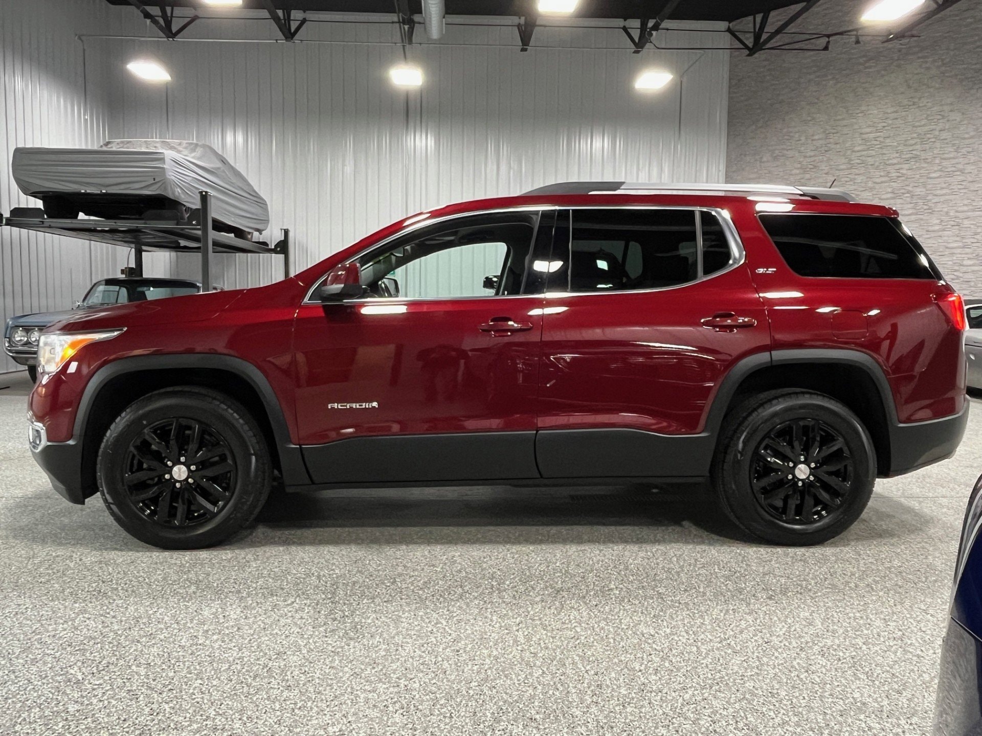 Used 2018 GMC Acadia SLT-1 with VIN 1GKKNULS0JZ154725 for sale in Brookfield, WI