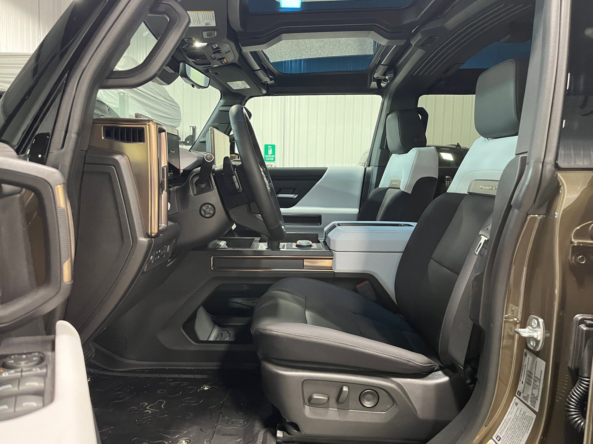 2025 GMC HUMMER EV 3X - Photo 14