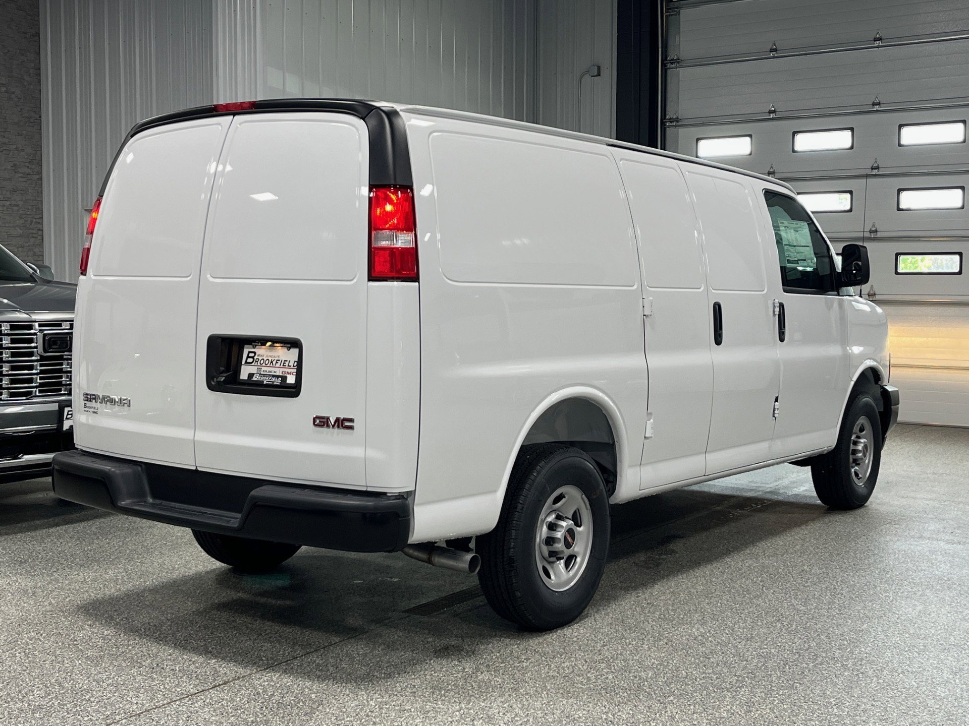 2025 GMC Savana Cargo Work Van - Photo 6