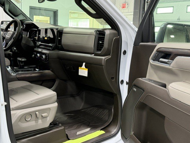 2026 GMC Sierra 1500 SLT - Photo 7