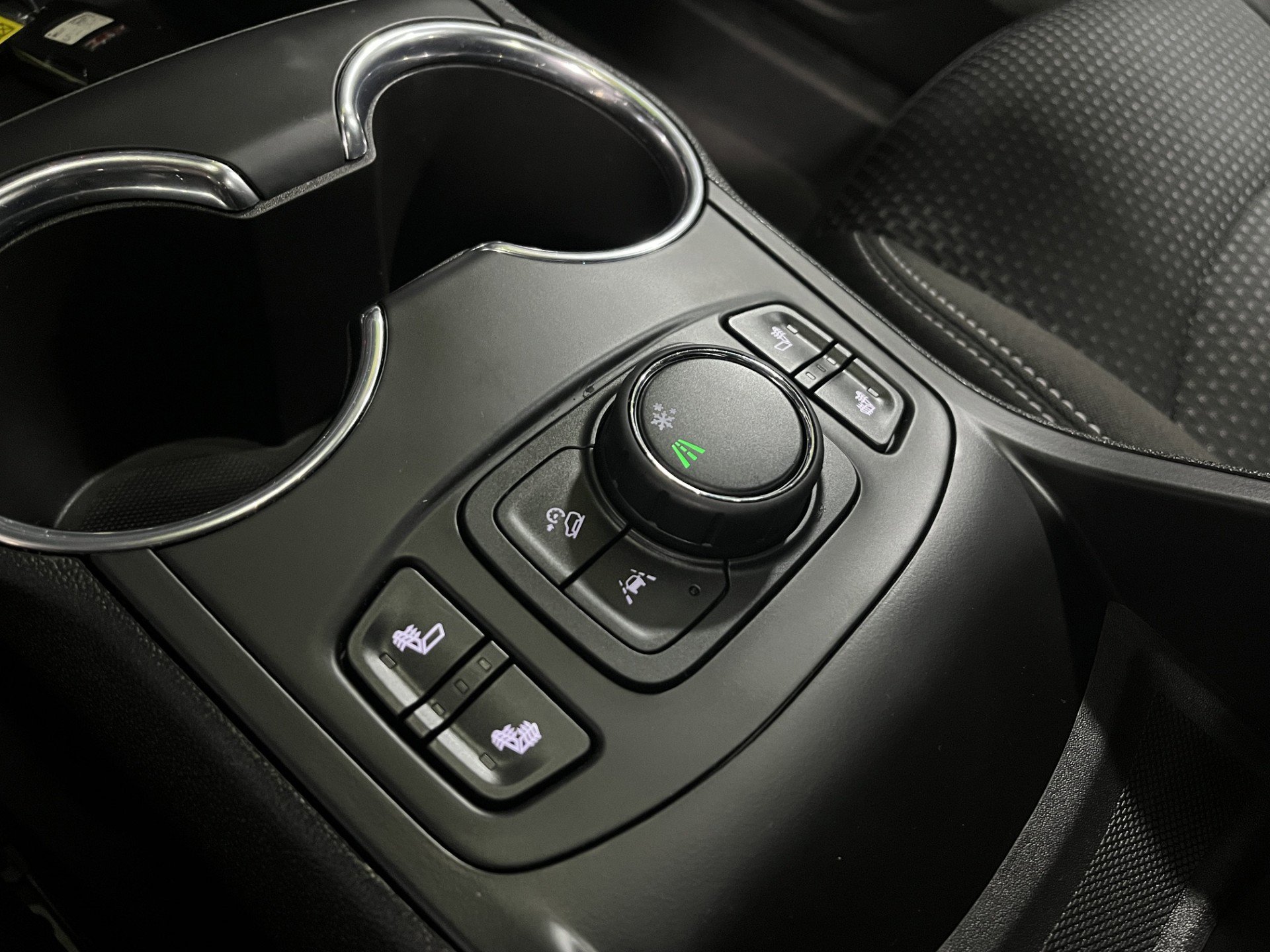 2024 GMC Terrain SLE - Photo 13