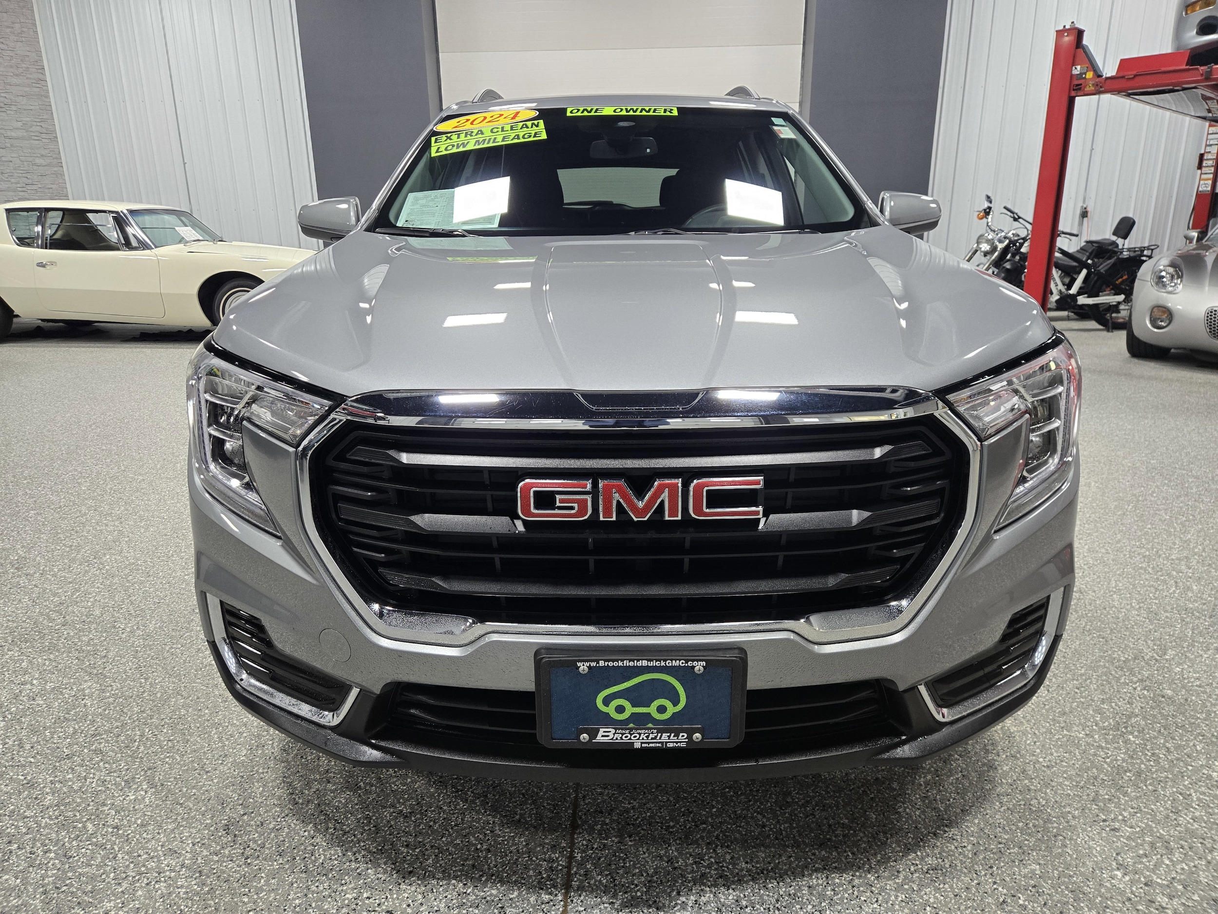 2024 GMC Terrain SLE - Photo 8