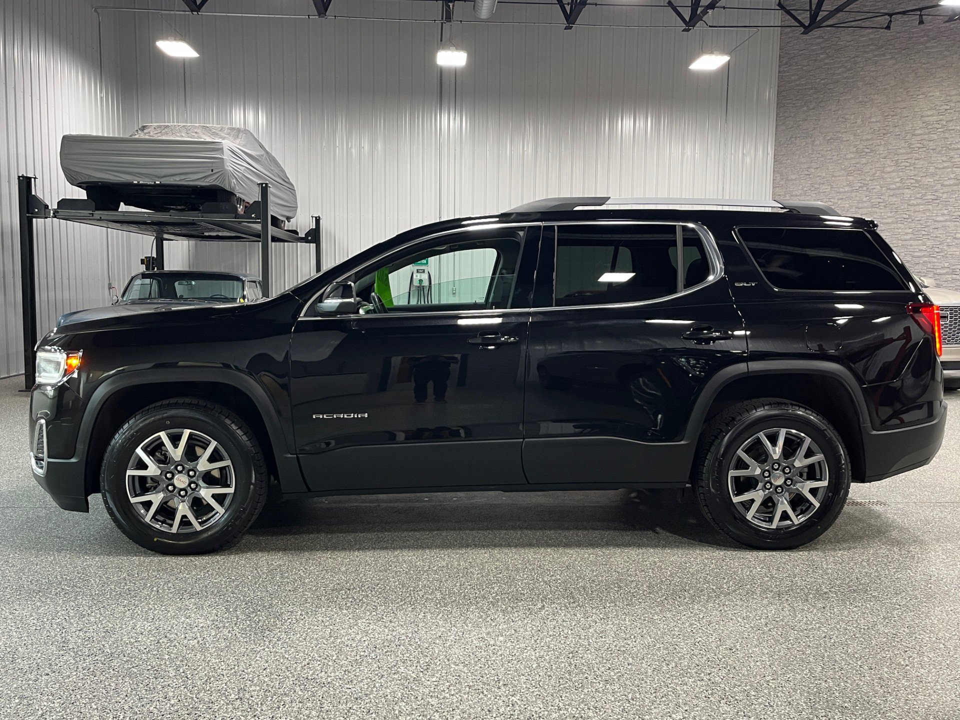 2023 Gmc Acadia SLT photo 2
