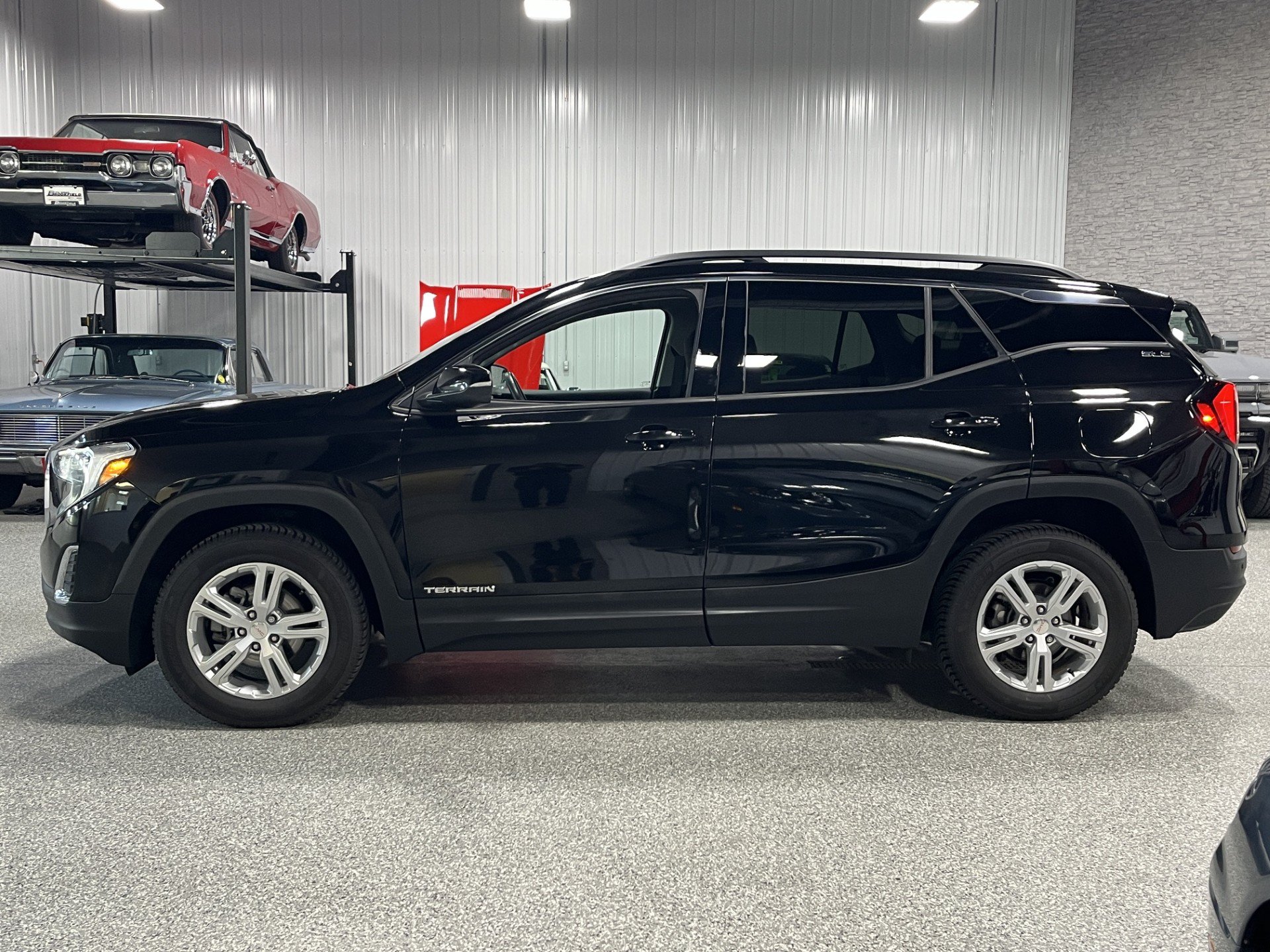 Used 2019 GMC Terrain SLE with VIN 3GKALTEV0KL288243 for sale in Brookfield, WI