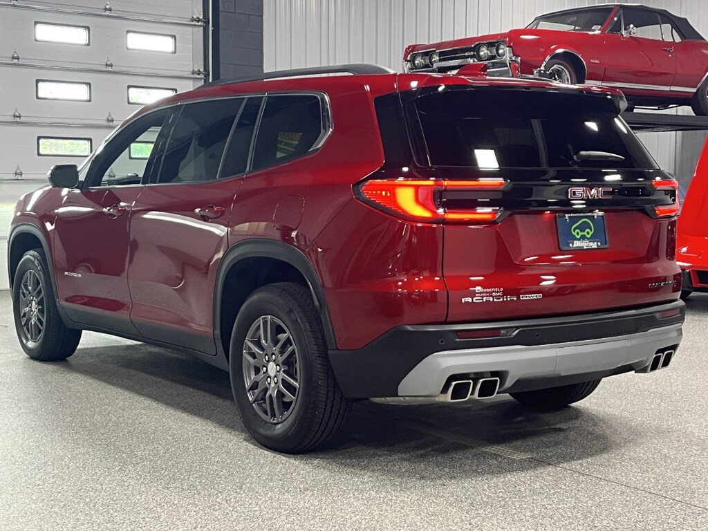 Used 2025 GMC Acadia Elevation SUV