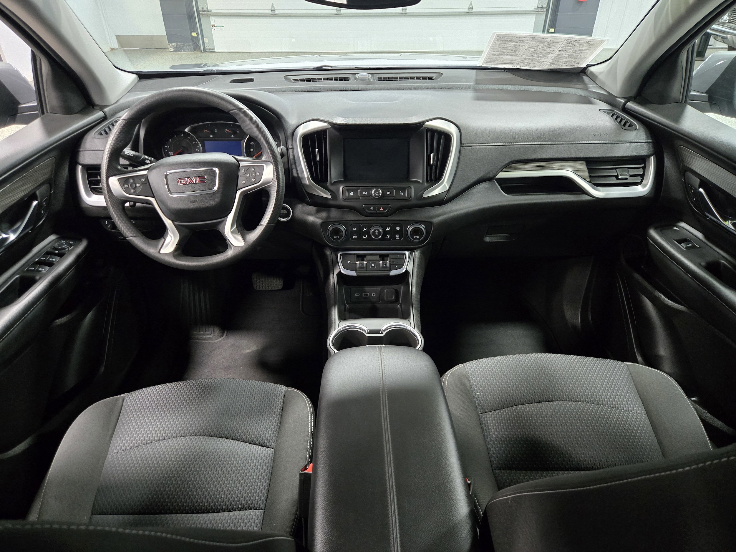 2024 GMC Terrain SLE - Photo 10