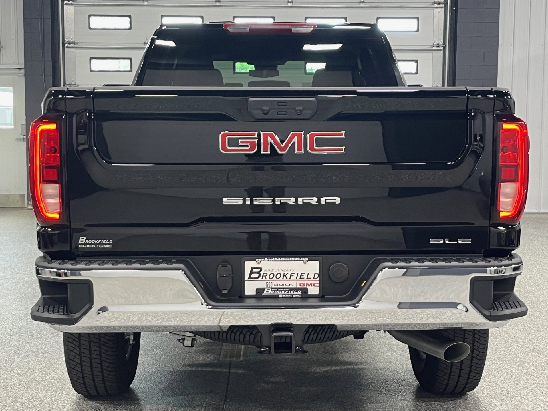 2025 Gmc Sierra 2500 HD SLE photo 4