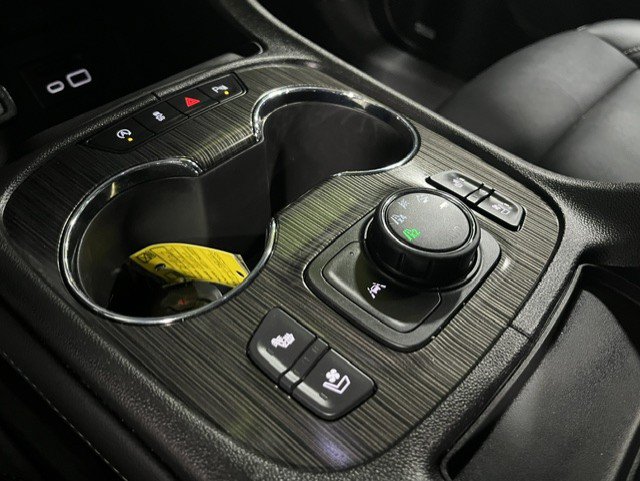 2023 GMC Acadia SLT - Photo 13
