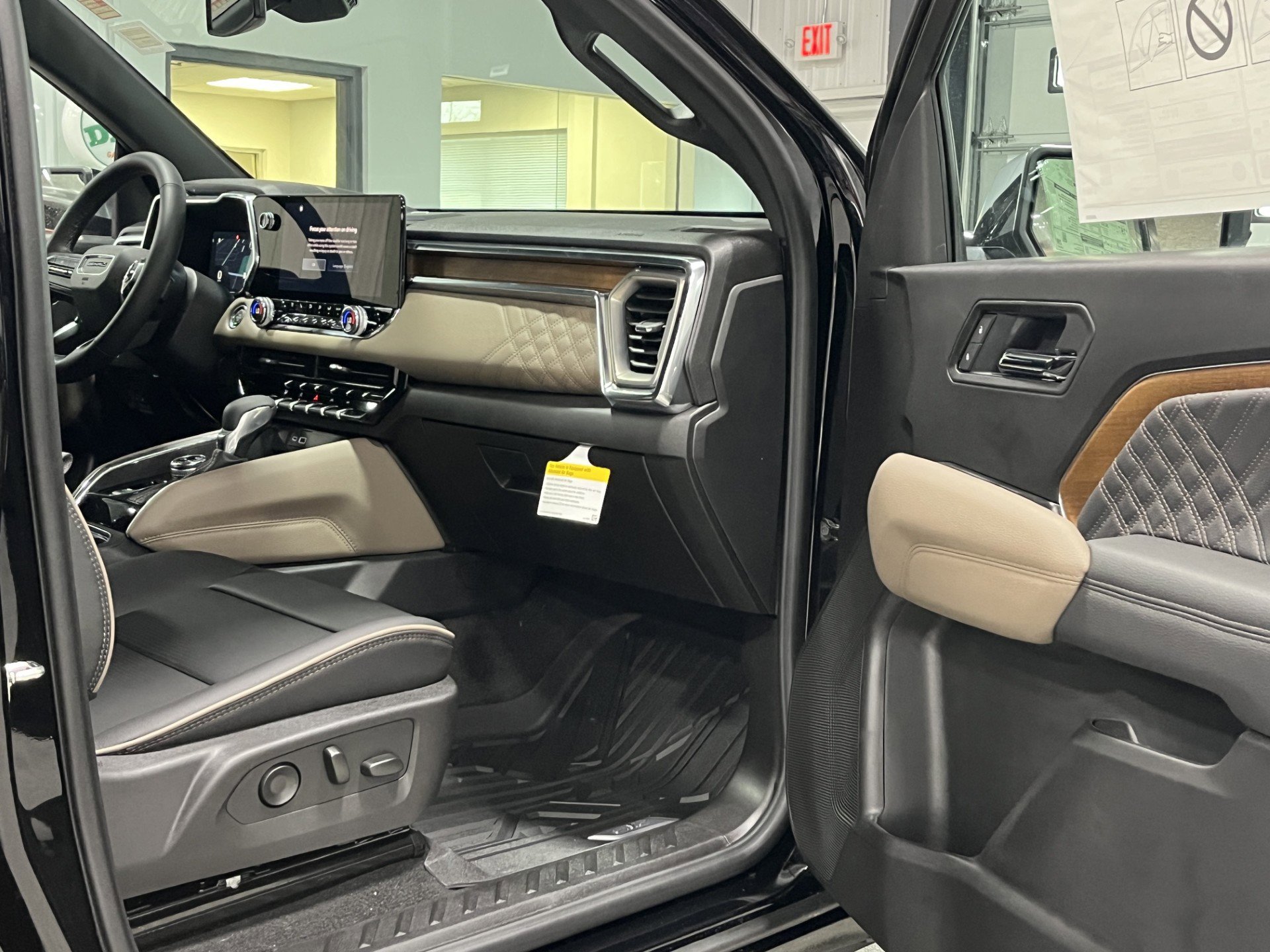 2026 GMC Canyon Denali - Photo 9