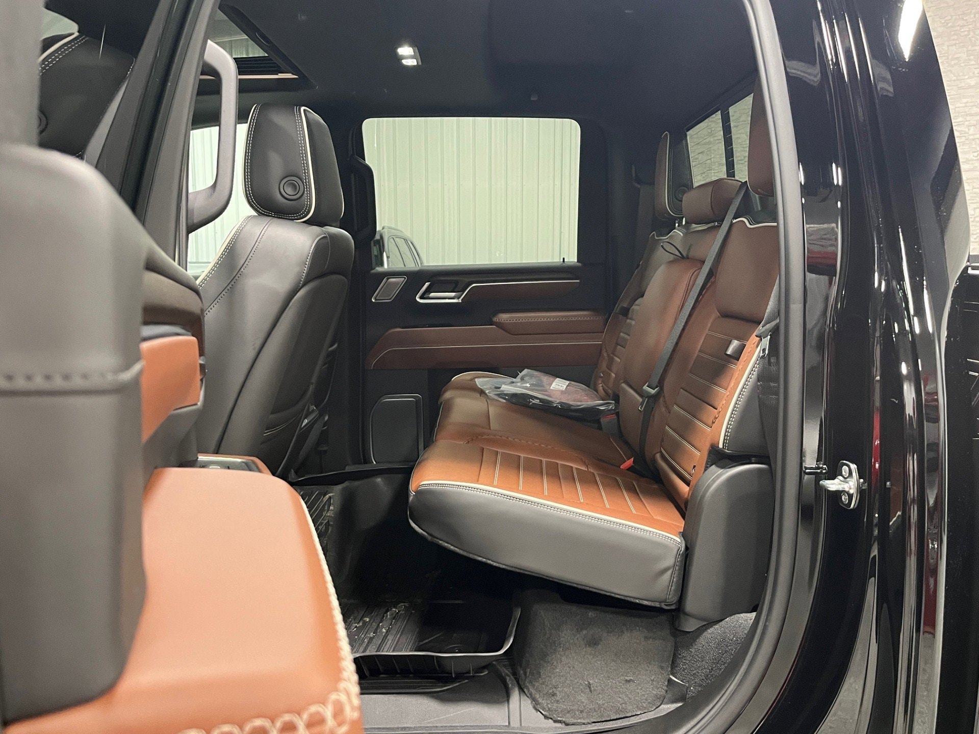 2026 GMC Sierra 3500HD Denali Ultimate - Photo 10