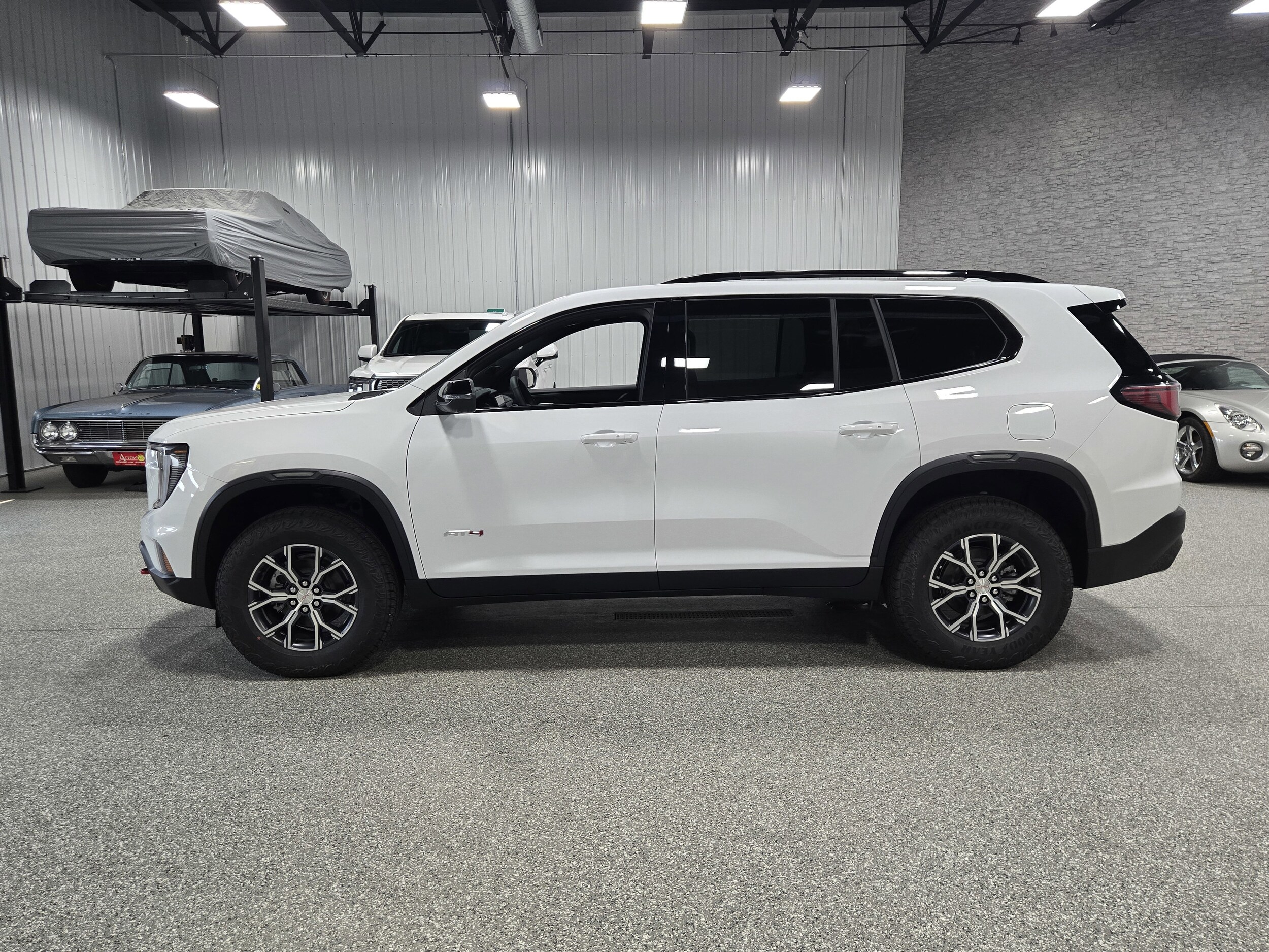 2026 Gmc Acadia AT4 photo 2