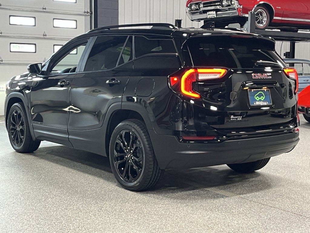 Used 2022 GMC Terrain SLE SUV