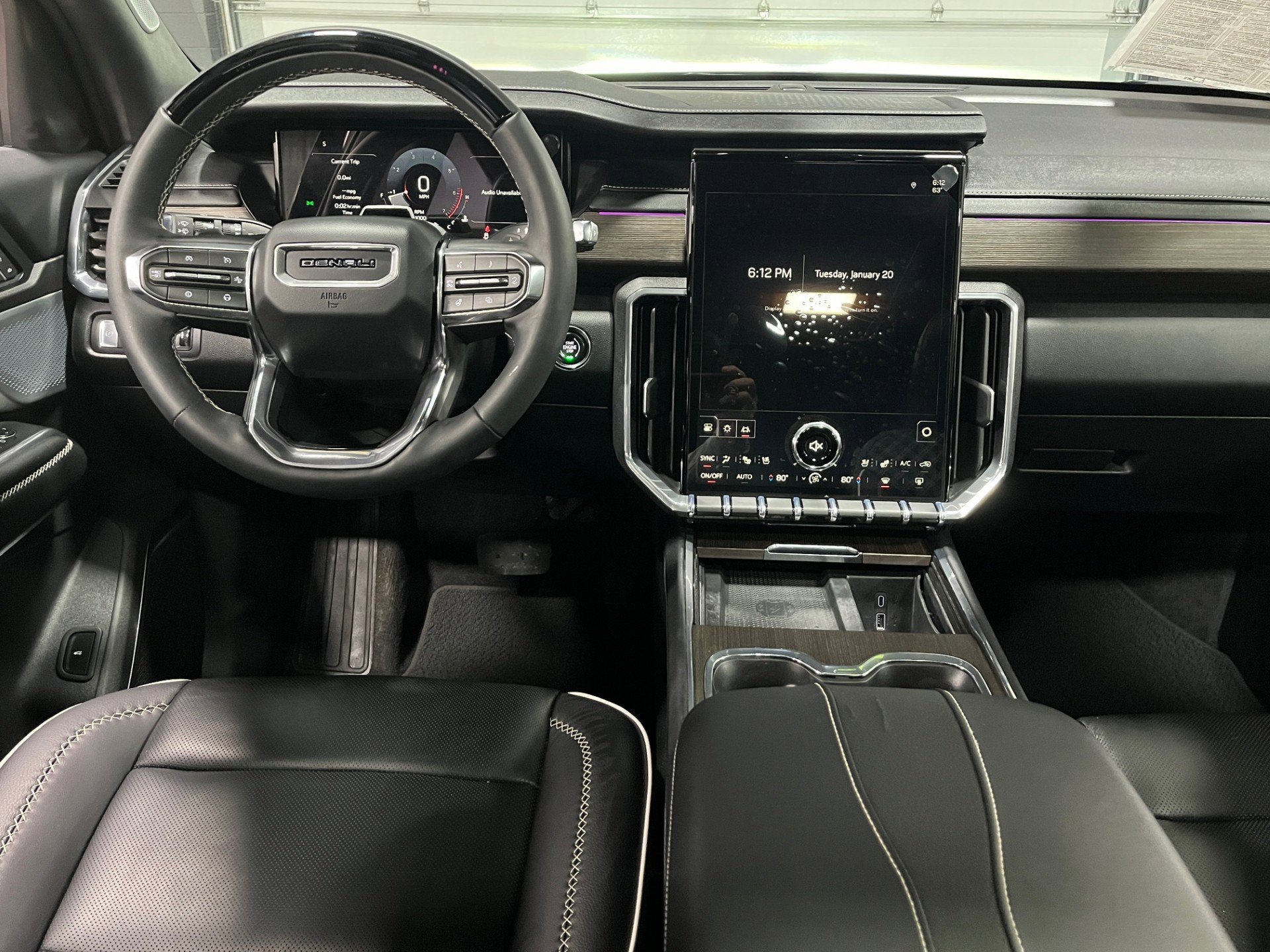 2025 GMC Acadia Denali - Photo 12