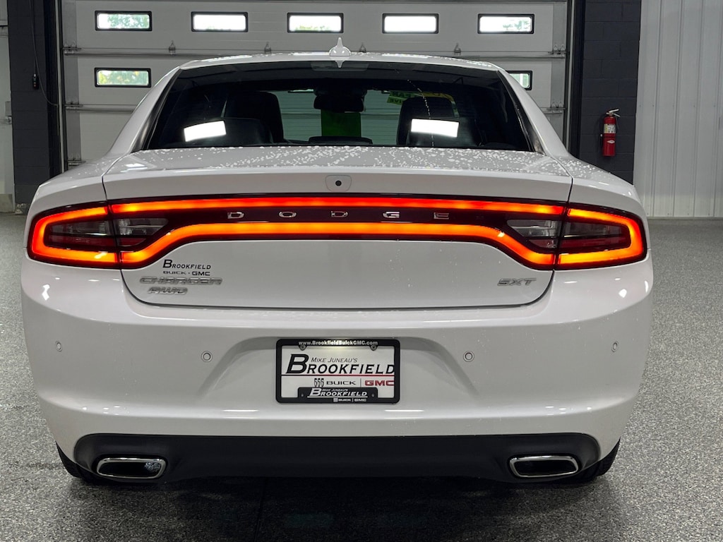 Used 2016 Dodge Charger SXT Sedan