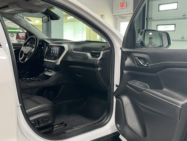 2023 GMC Acadia SLT - Photo 8