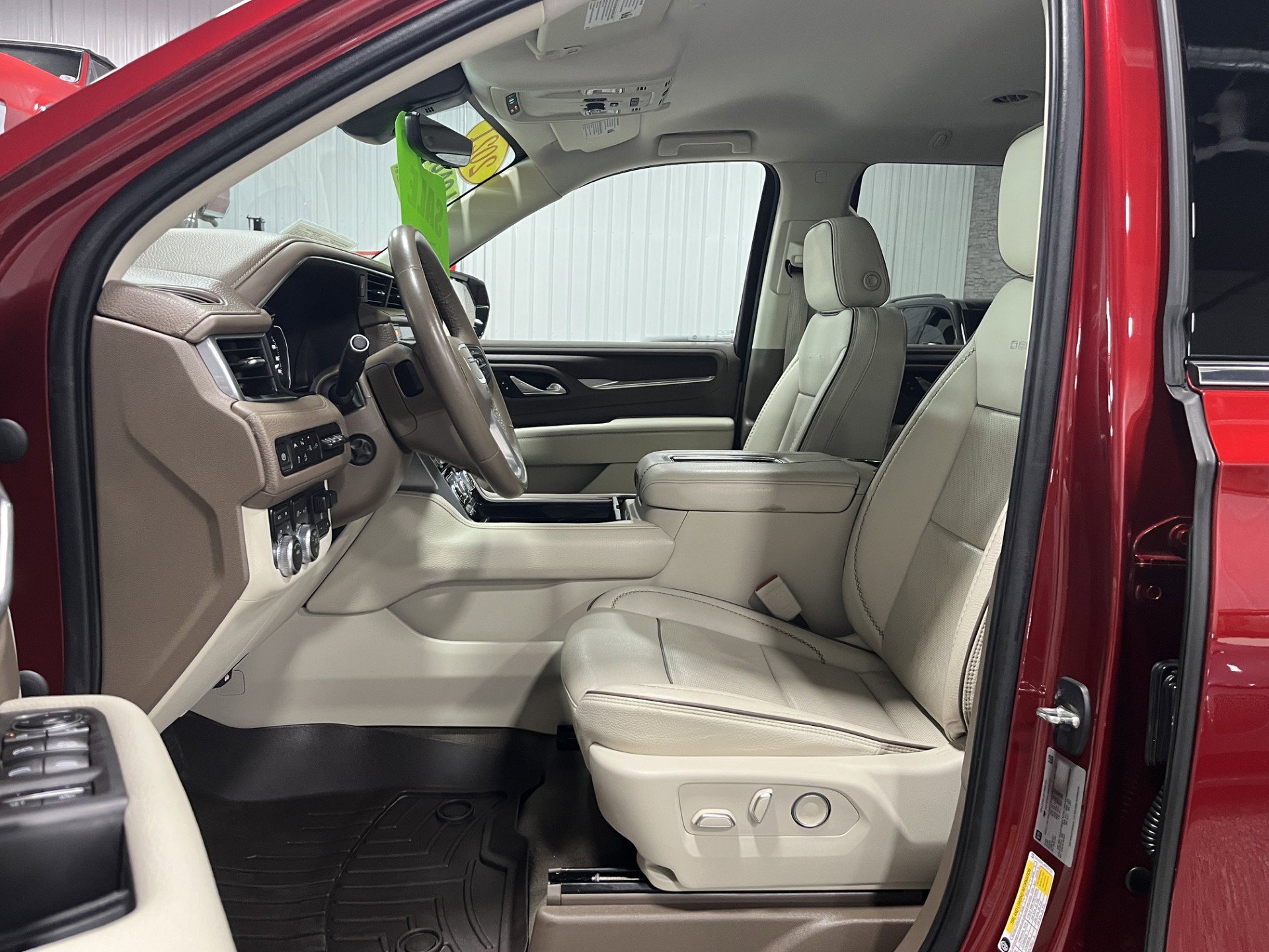 2021 GMC Yukon Denali - Photo 13