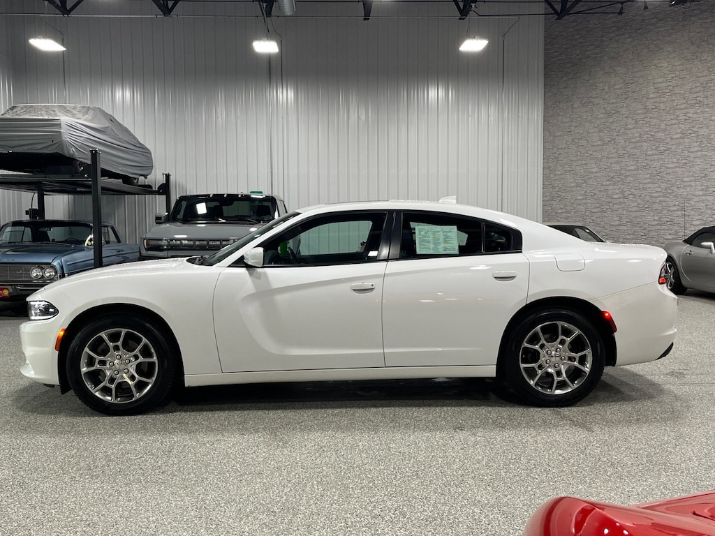Used 2016 Dodge Charger SXT Sedan