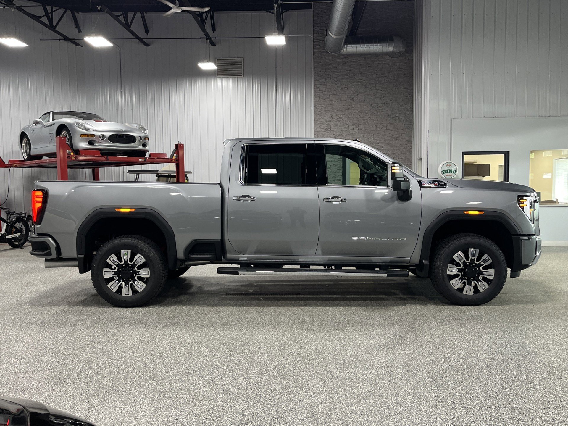 2026 GMC Sierra 3500HD Denali - Photo 7