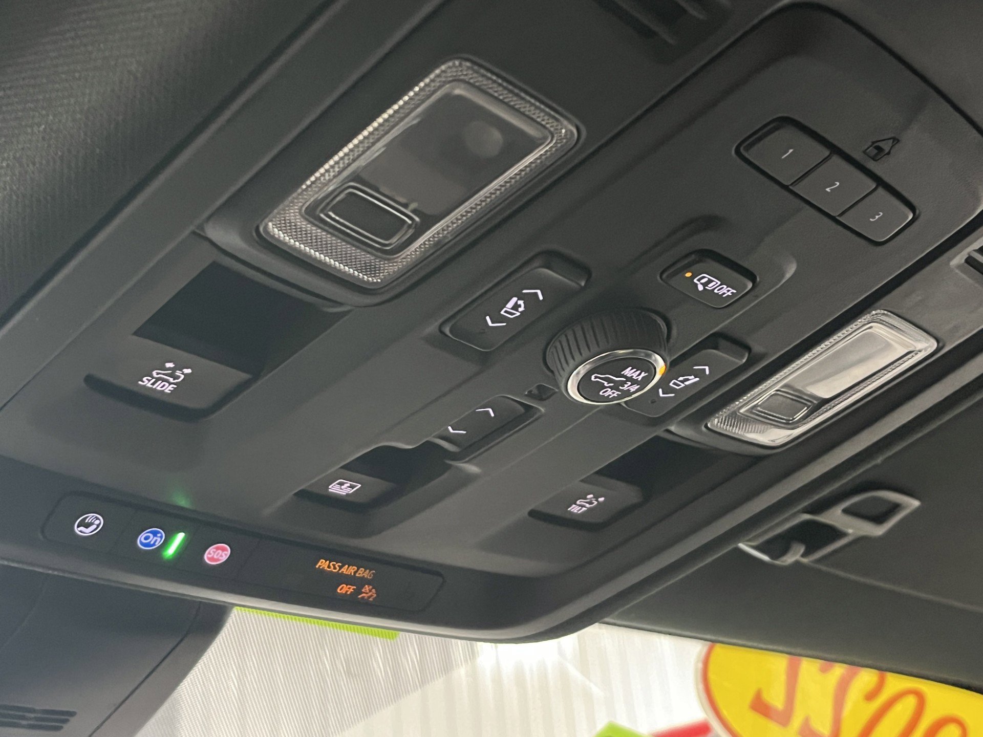 2022 GMC Yukon Denali - Photo 15