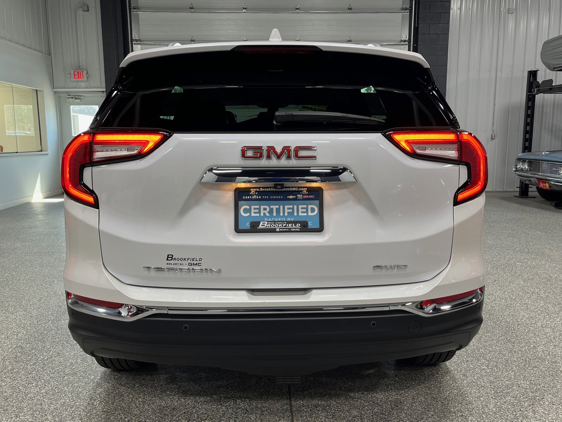 2024 Gmc Terrain SLT photo 2