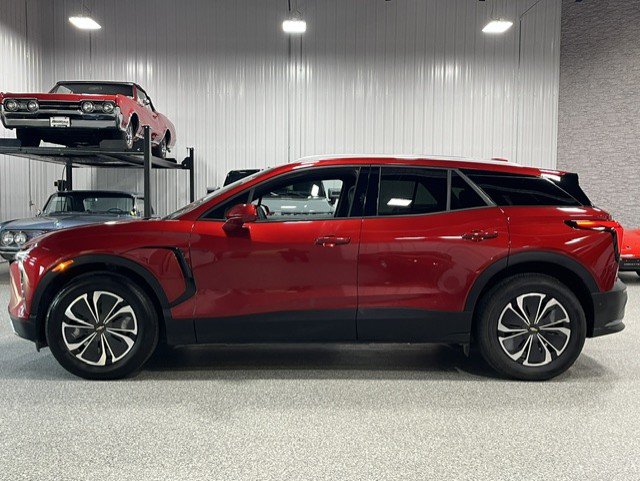 Used 2024 Chevrolet Blazer EV LT with VIN 3GNKDBRJ1RS229286 for sale in Brookfield, WI