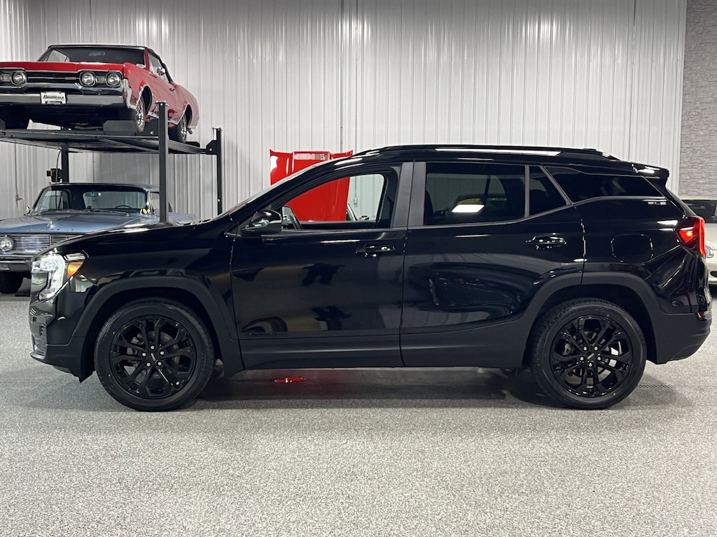 Used 2022 GMC Terrain SLE SUV