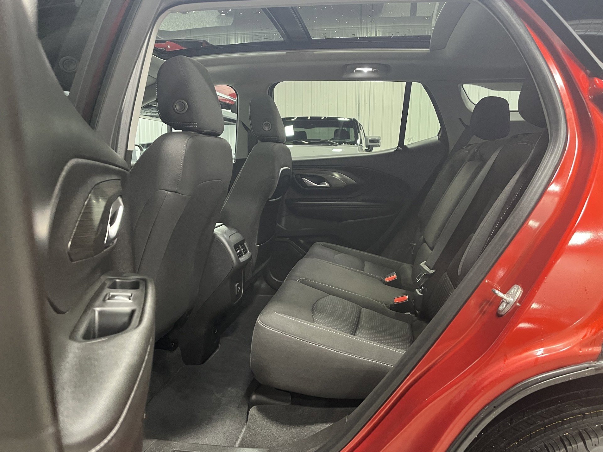 2024 GMC Terrain SLE - Photo 10