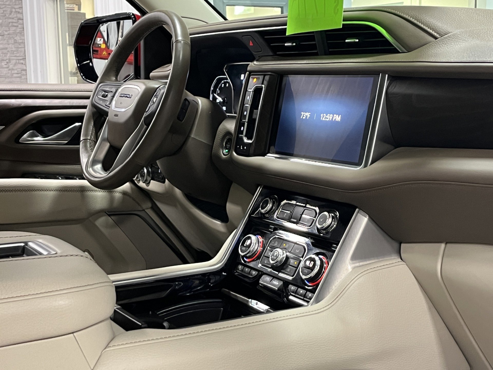2021 GMC Yukon Denali - Photo 10