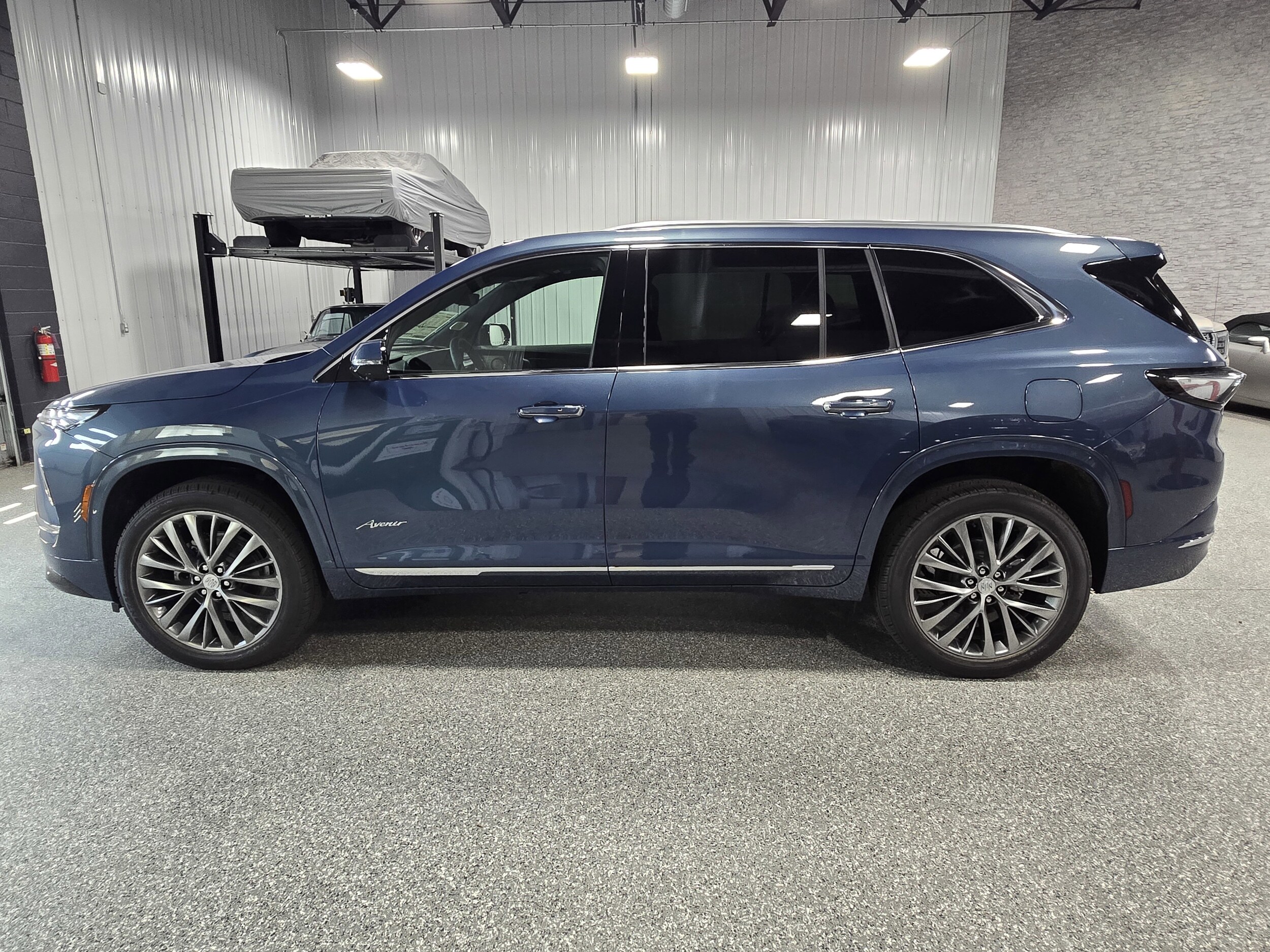 2026 Buick Enclave Avenir photo 2