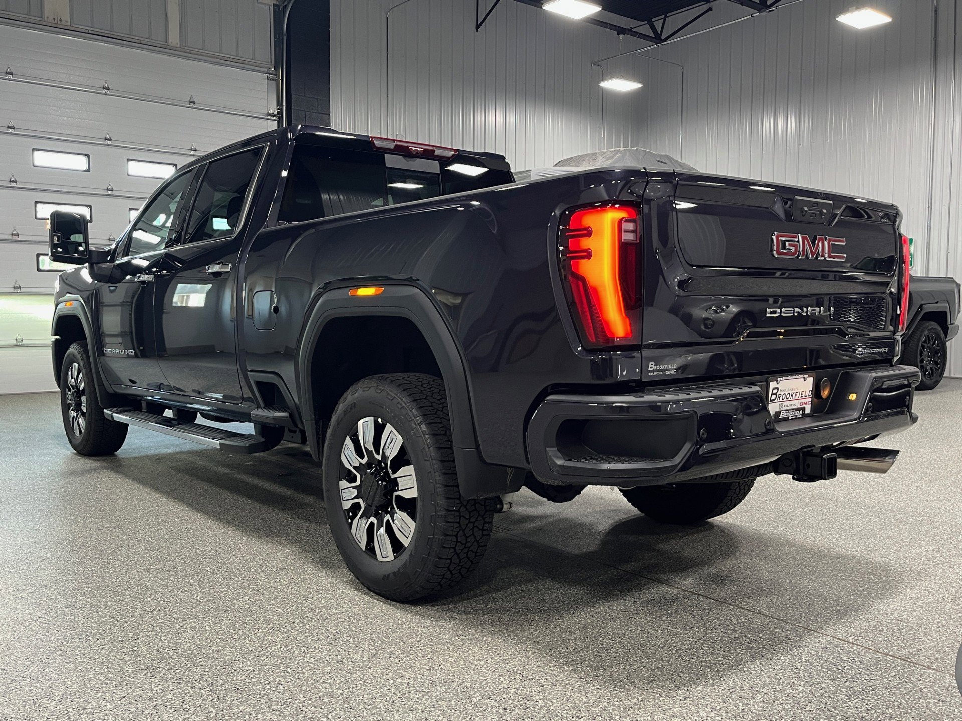 2025 Gmc Sierra 3500 HD Denali photo 3