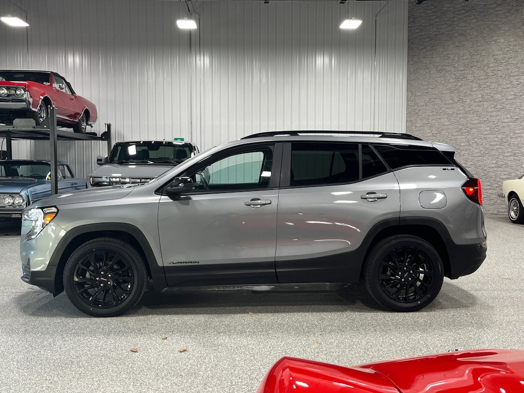 Used 2023 GMC Terrain SLE SUV