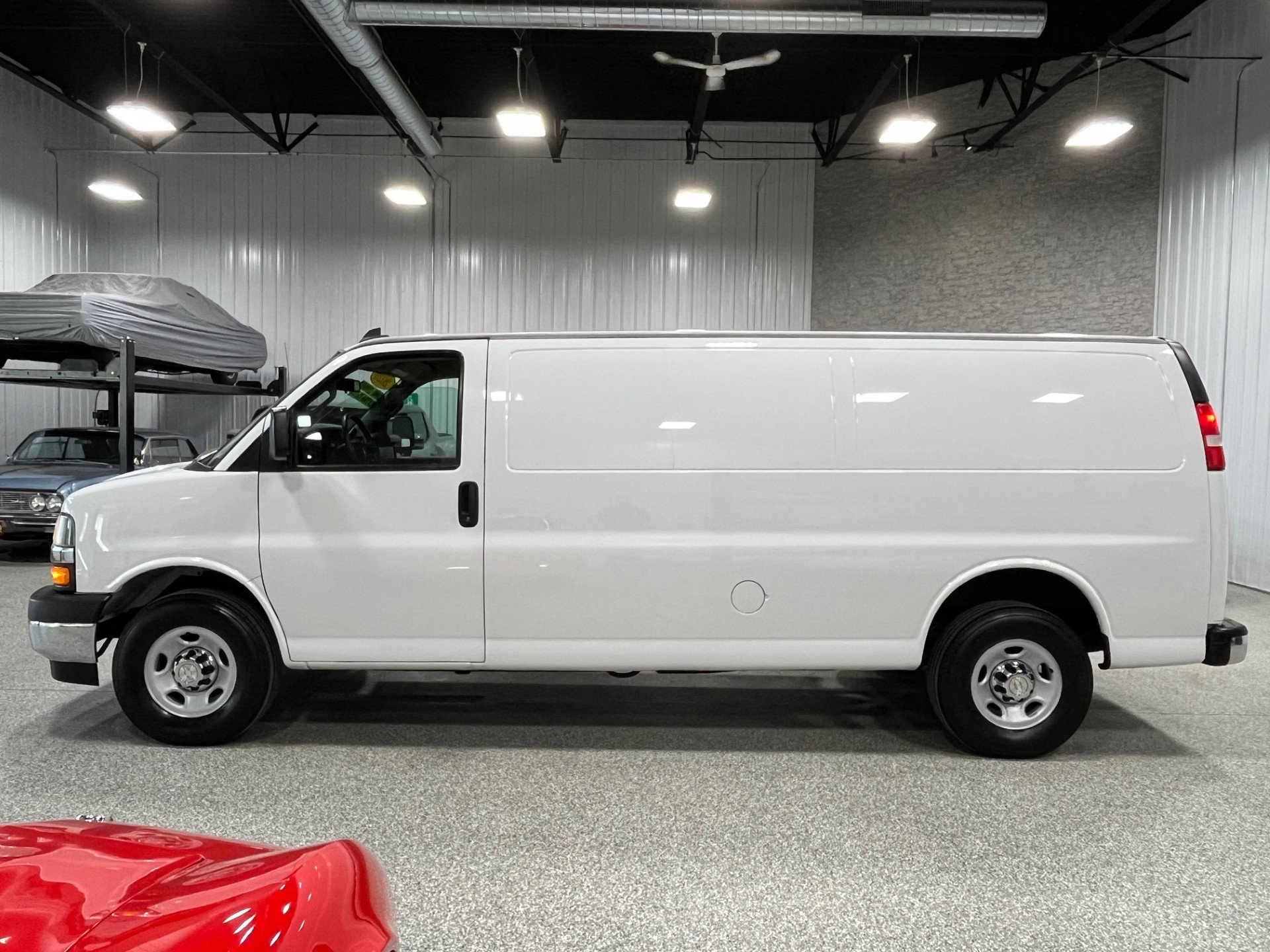2020 Chevrolet Express 2500 Cargo Van photo 2