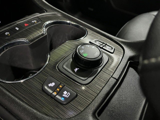 2023 GMC Acadia SLT - Photo 13