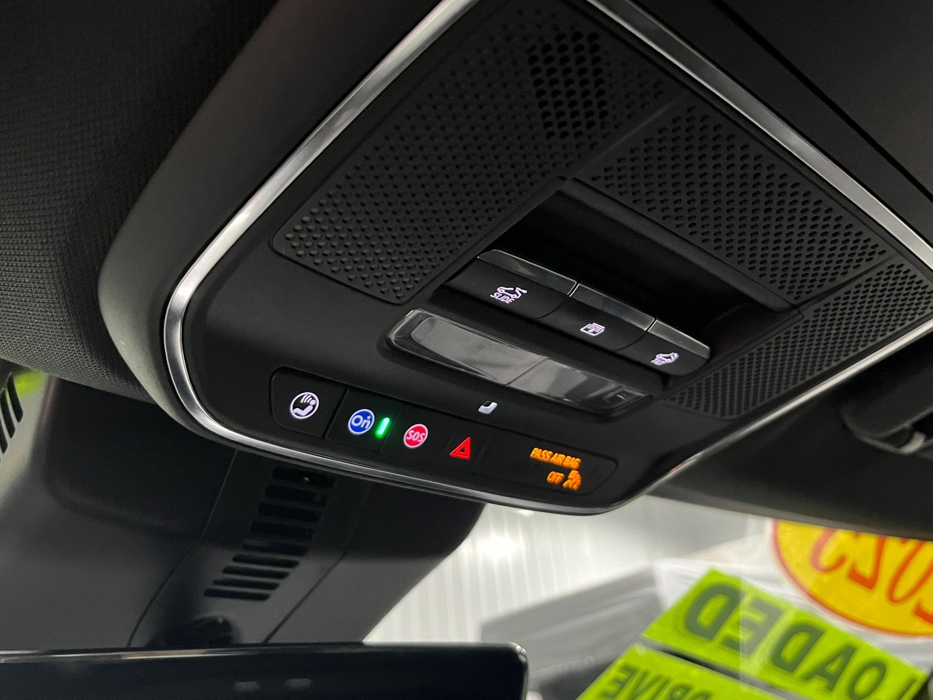 2025 GMC Acadia Denali - Photo 16