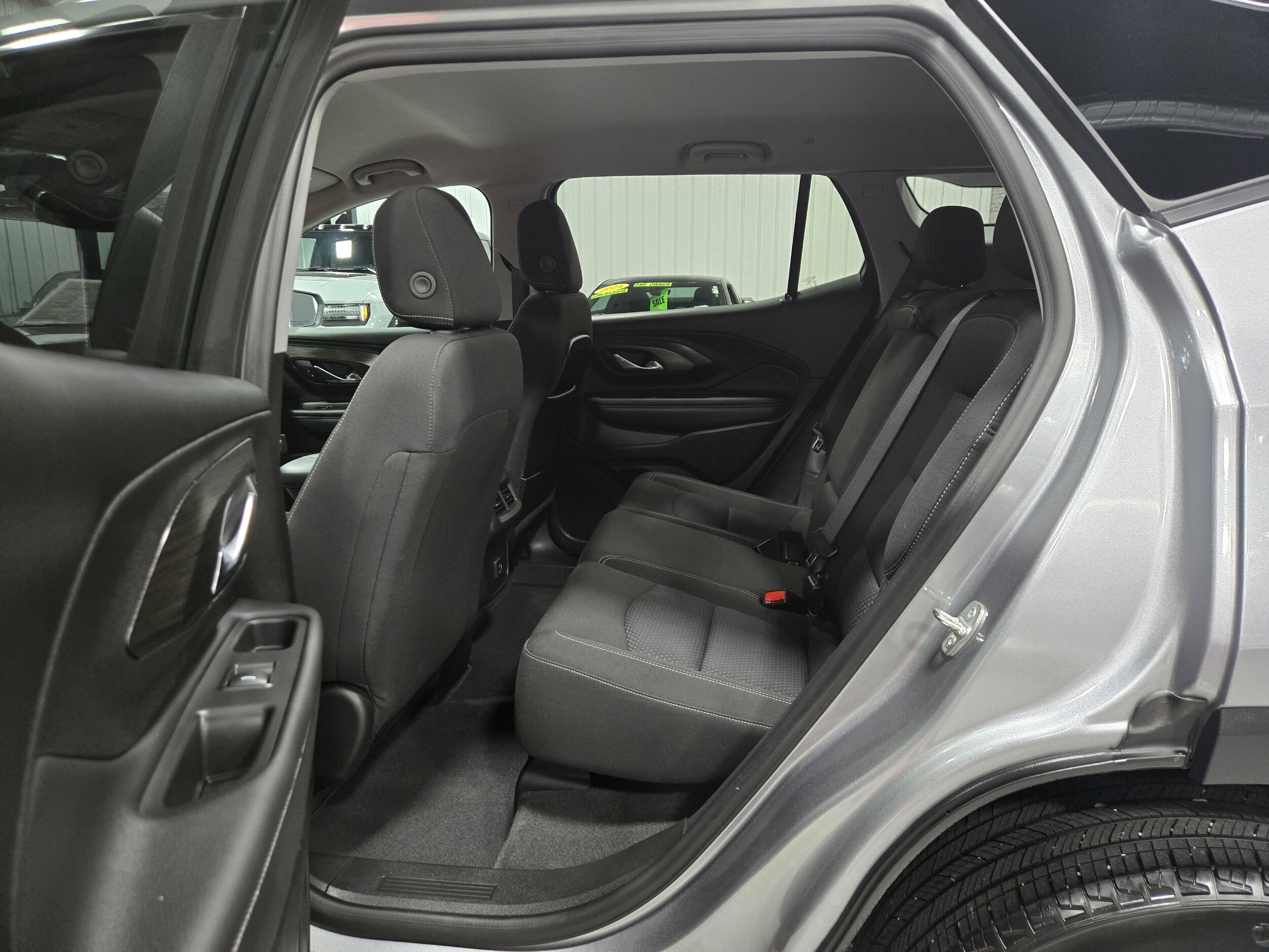 2024 GMC Terrain SLE - Photo 9