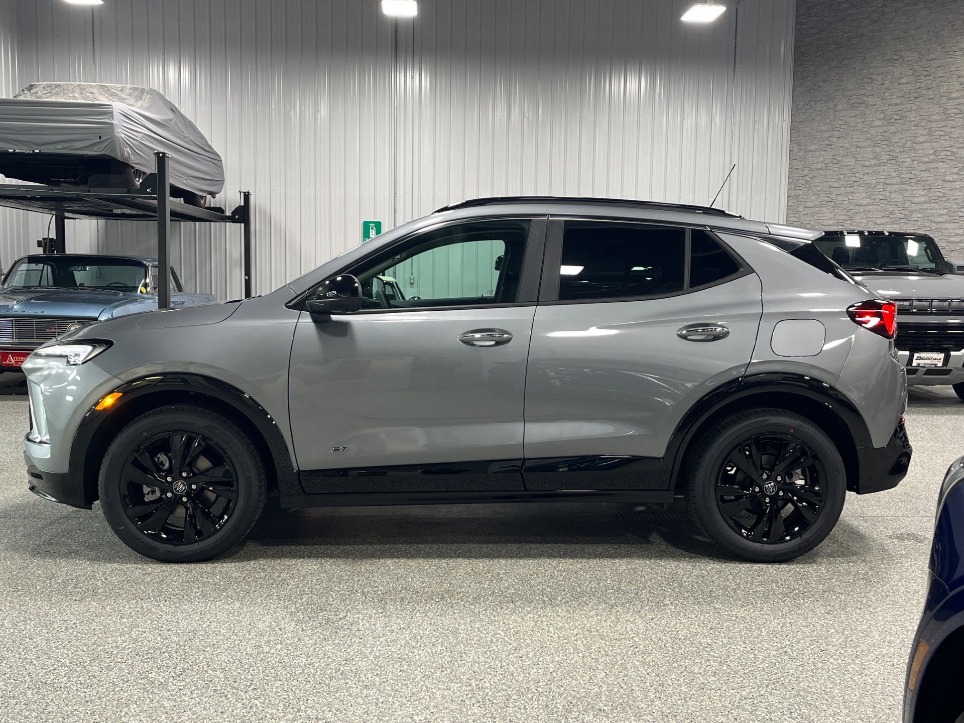 2025 Buick Encore GX Sport Touring photo 2