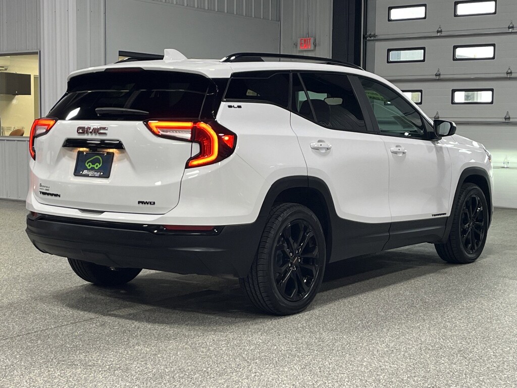 Used 2022 GMC Terrain SLE SUV