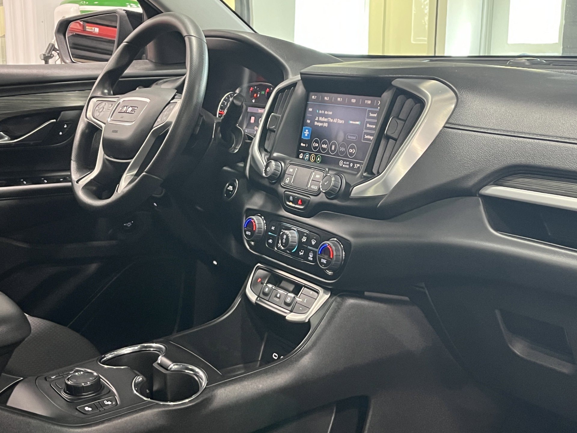 2023 GMC Terrain SLE - Photo 9