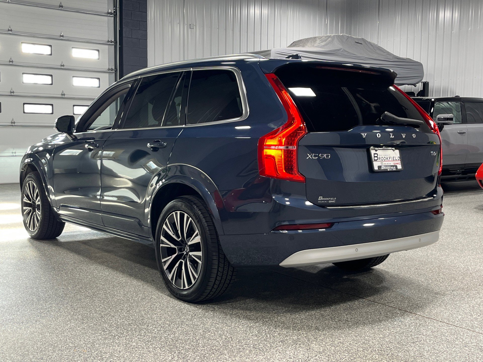 2022 Volvo XC90 Momentum photo 3