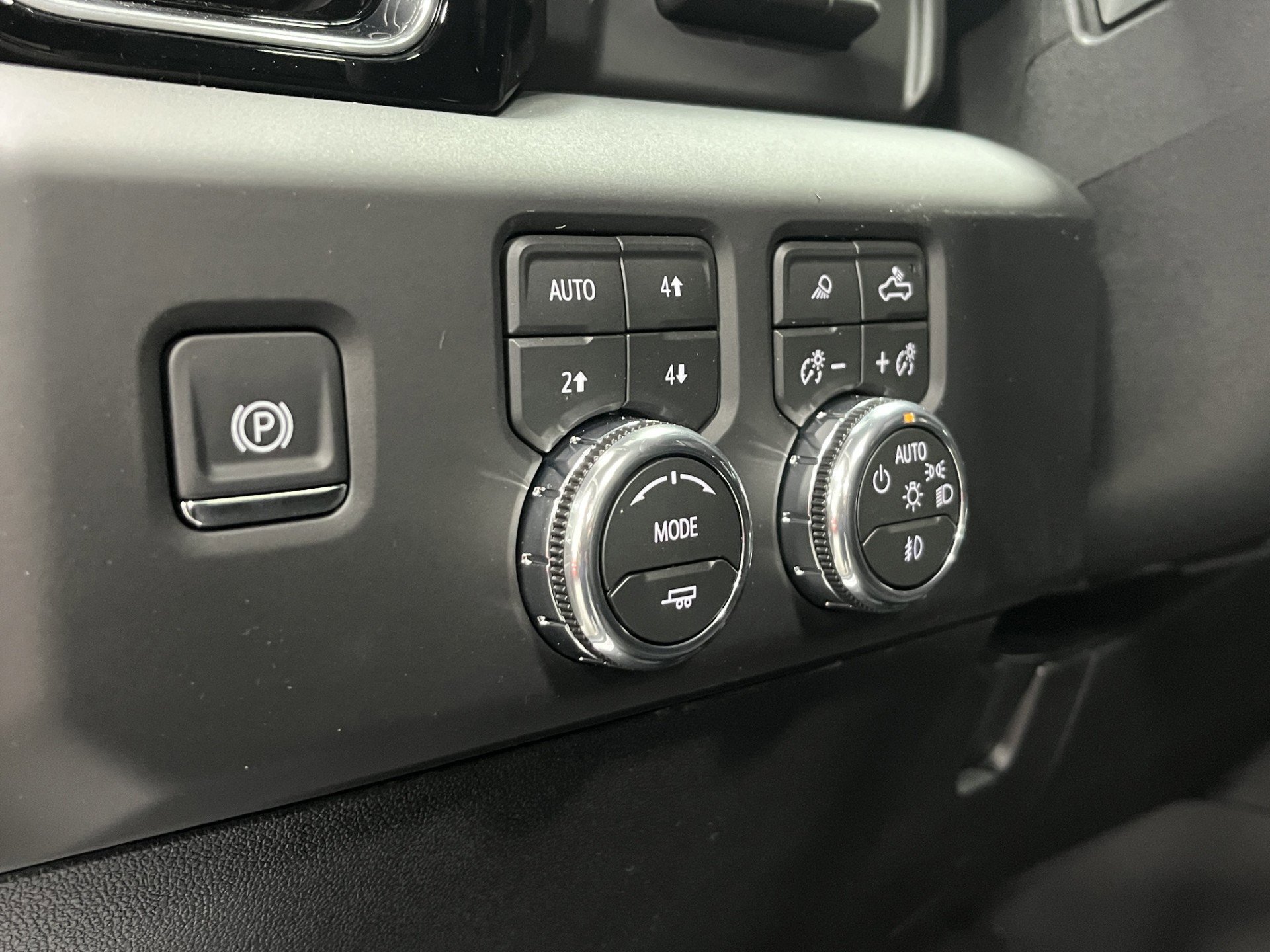 2026 GMC Sierra 3500HD Denali - Photo 15