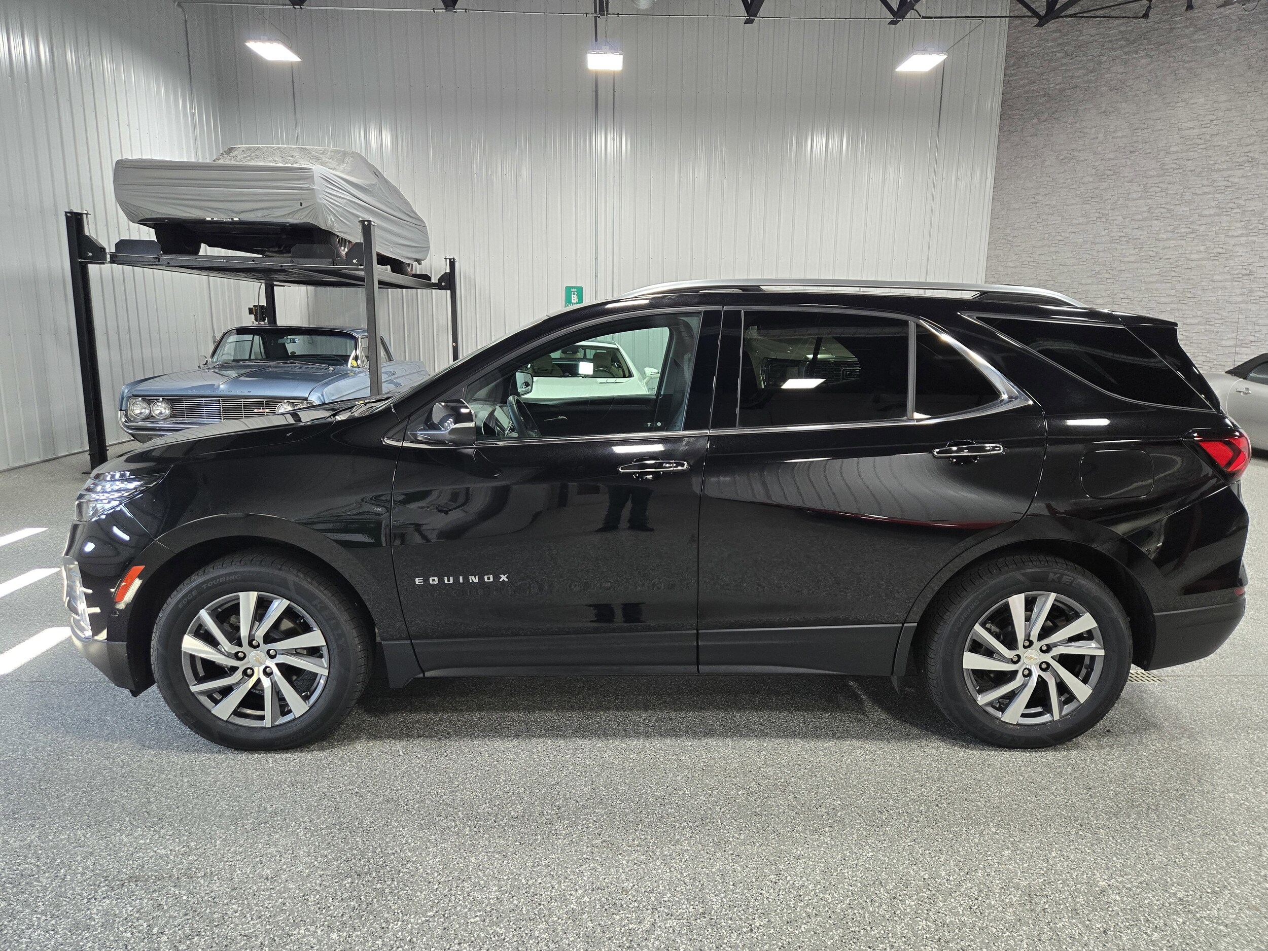 2024 Chevrolet Equinox Premier photo 2