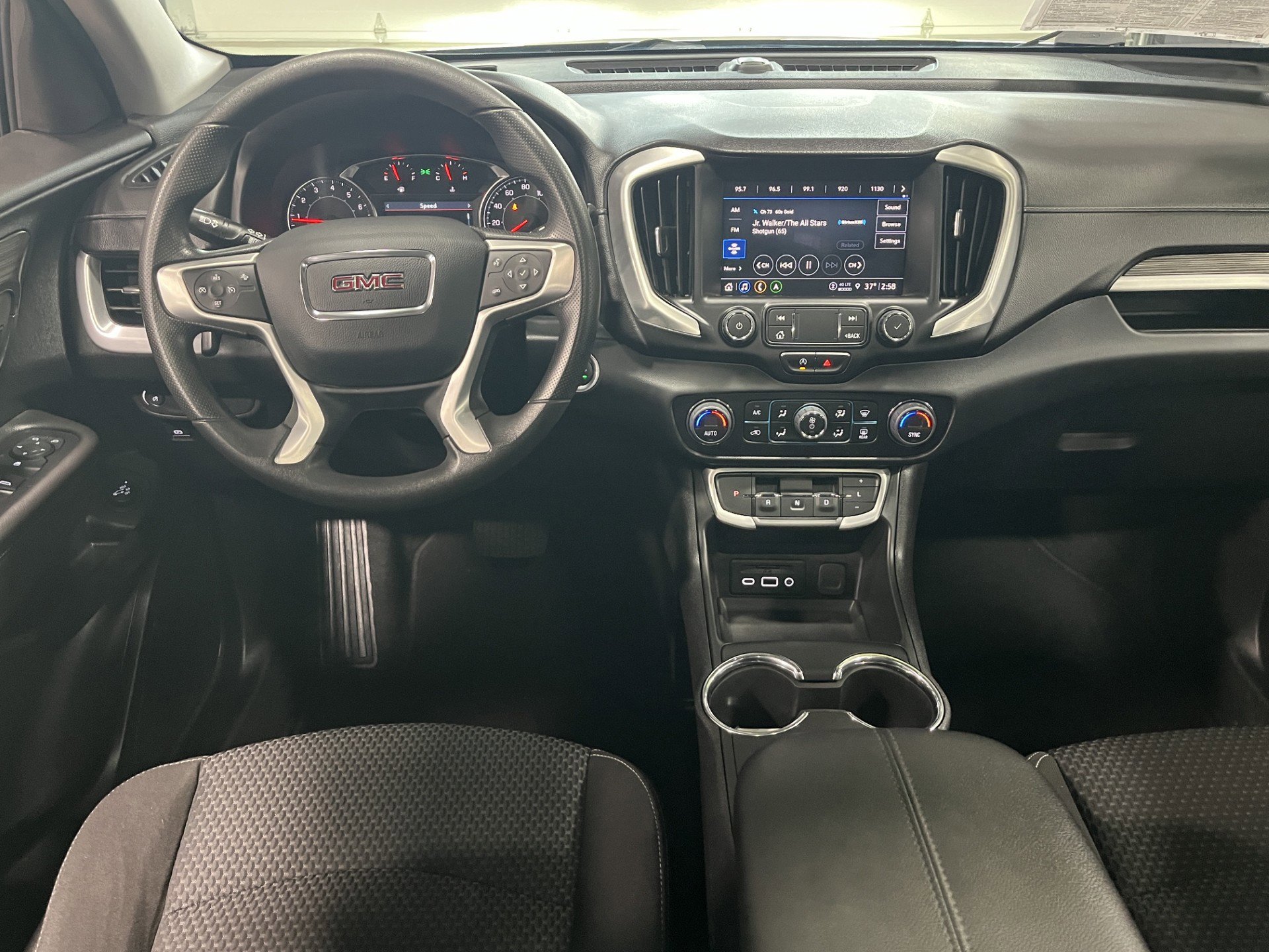 2023 GMC Terrain SLE - Photo 11