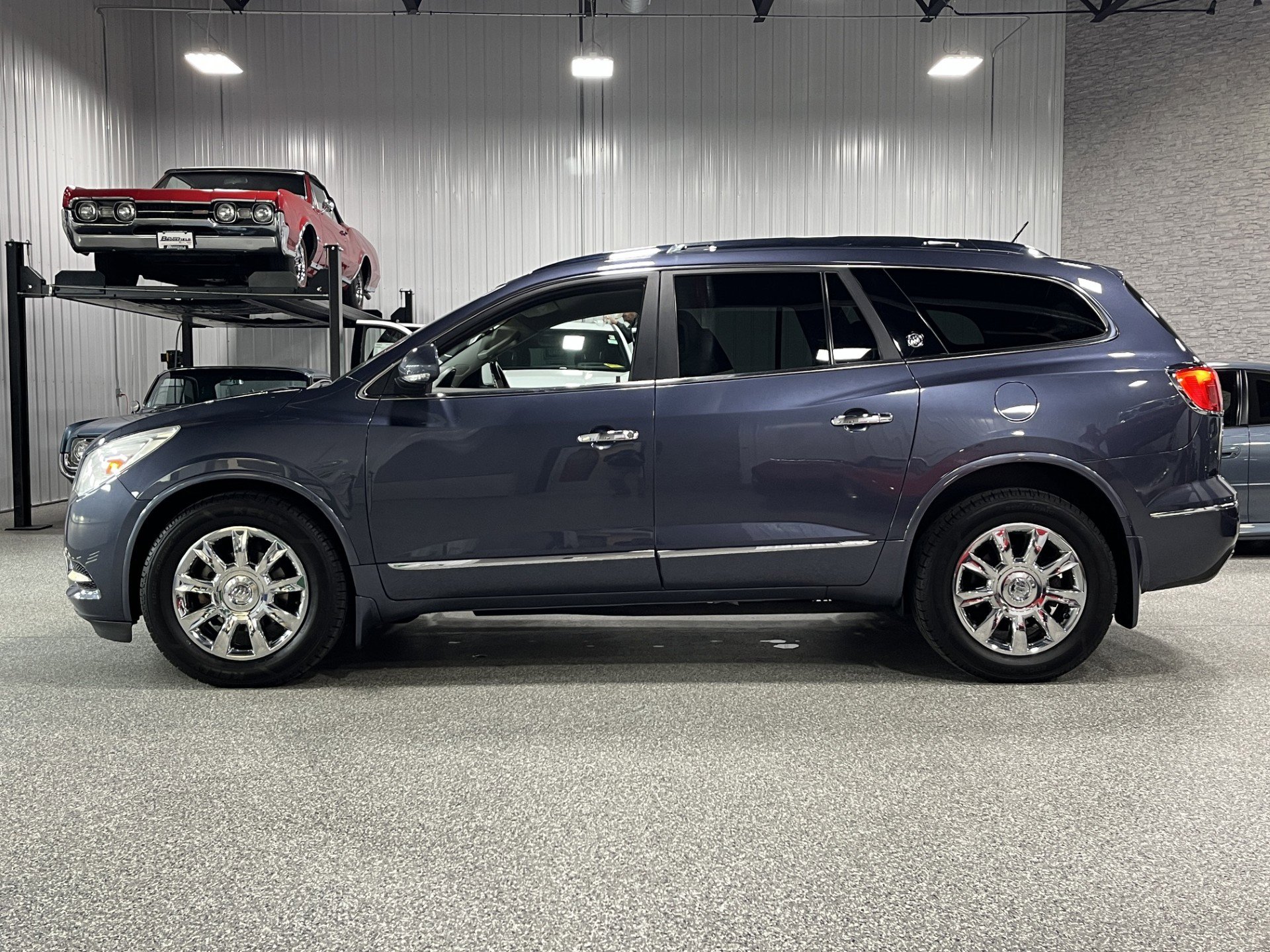 Used 2014 Buick Enclave Premium with VIN 5GAKVCKD1EJ132442 for sale in Brookfield, WI