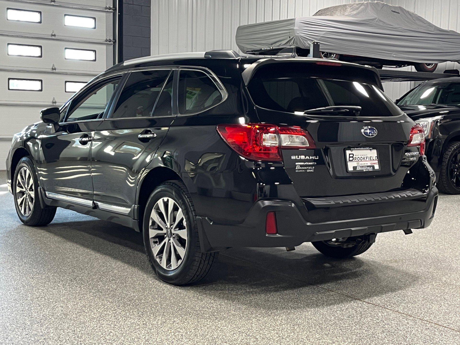 2019 Subaru Outback Touring photo 3