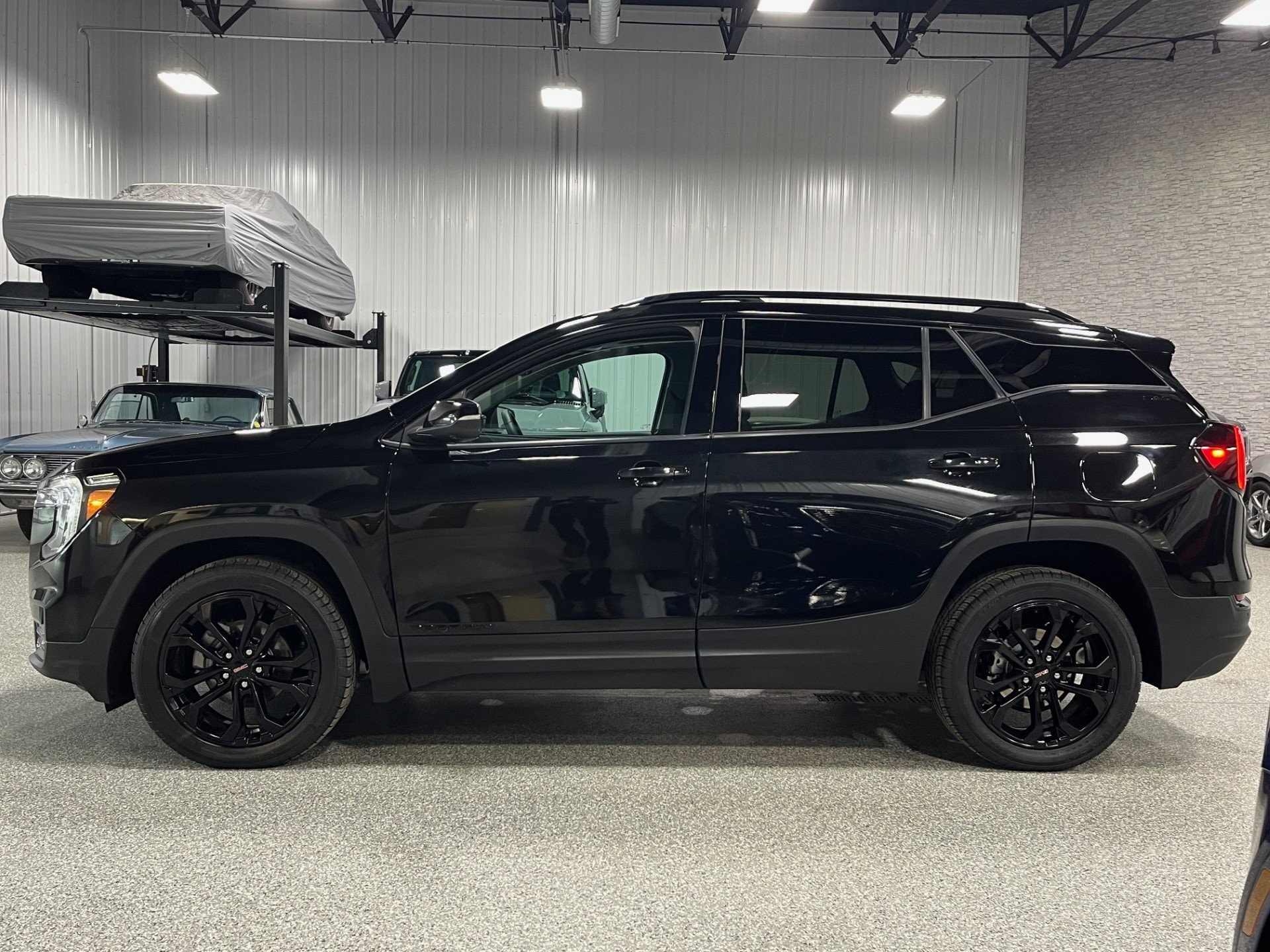 Certified 2022 GMC Terrain SLT with VIN 3GKALVEVXNL207619 for sale in Brookfield, WI