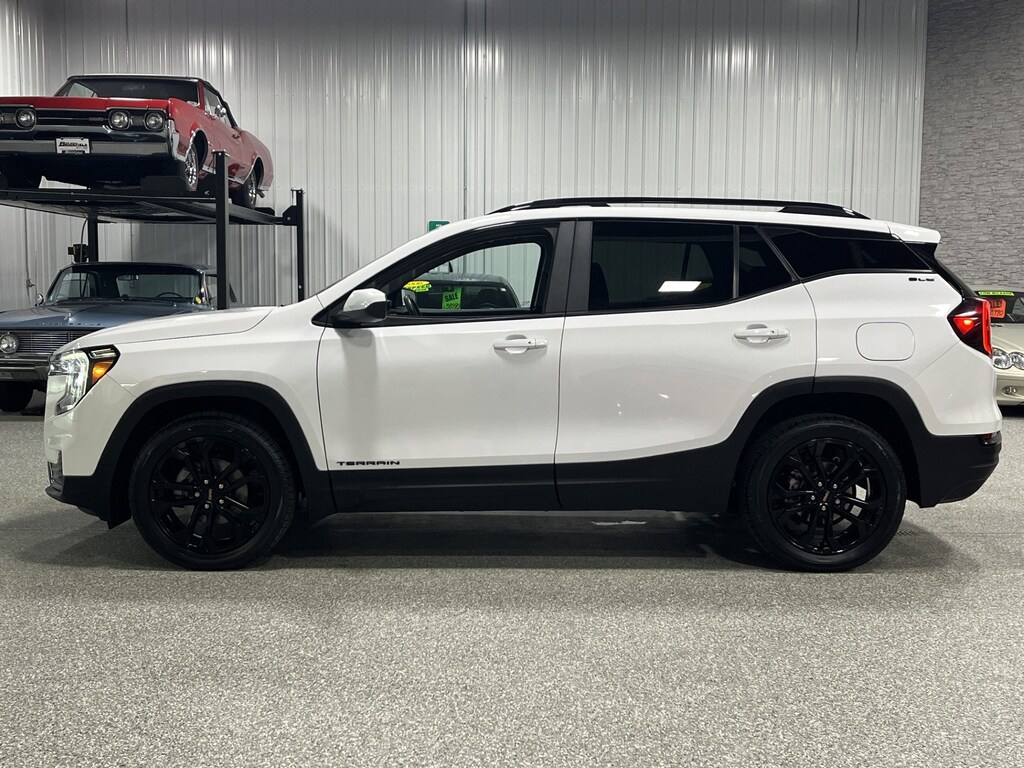Used 2022 GMC Terrain SLE SUV