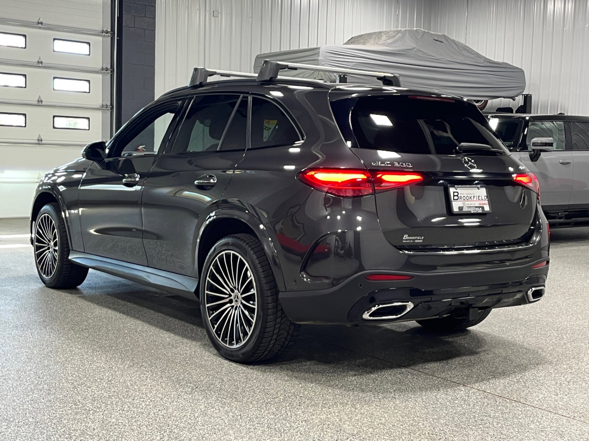 2023 Mercedes Benz GLC 300 4MATIC photo 2